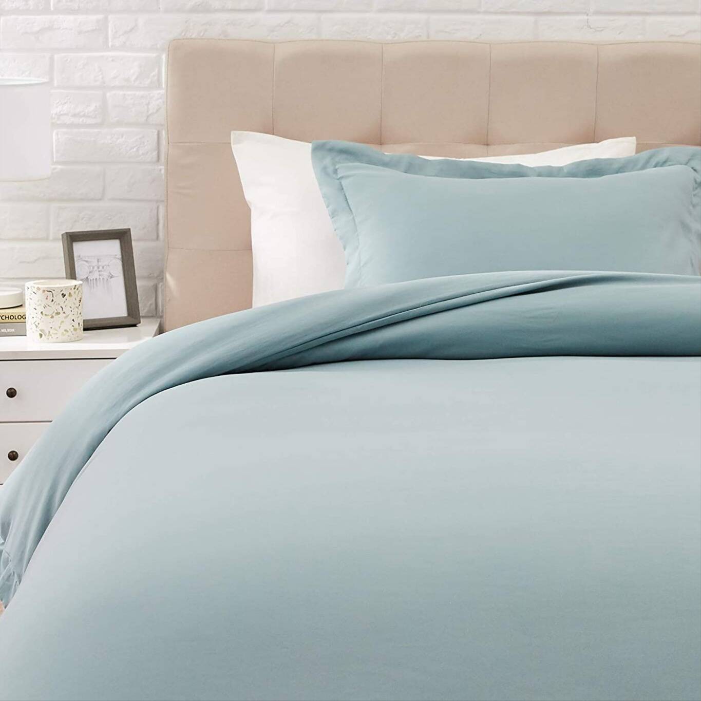 AmazonBasics Microfibre duvet cover set